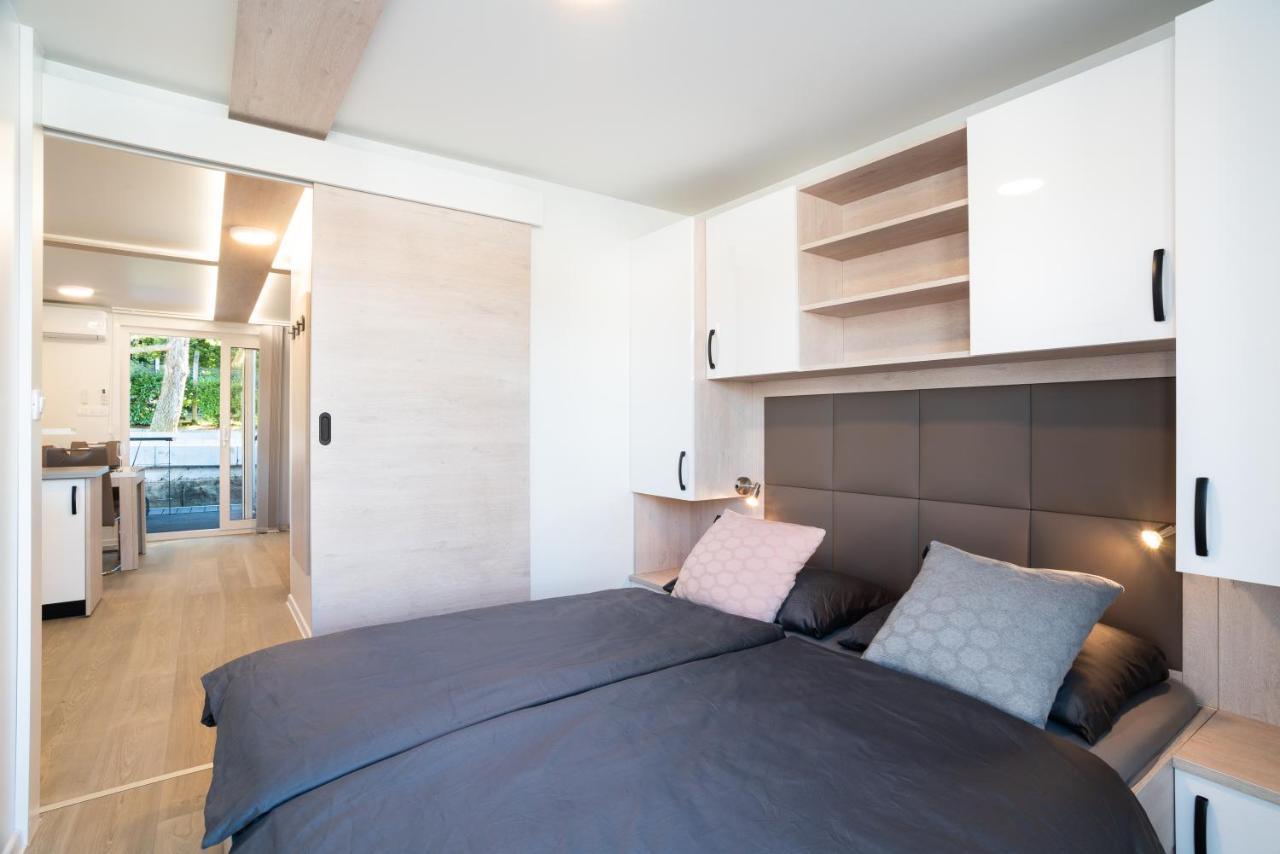 The Sea Lodges Novigrad - Bootshaus Floating Sea House Esterno foto