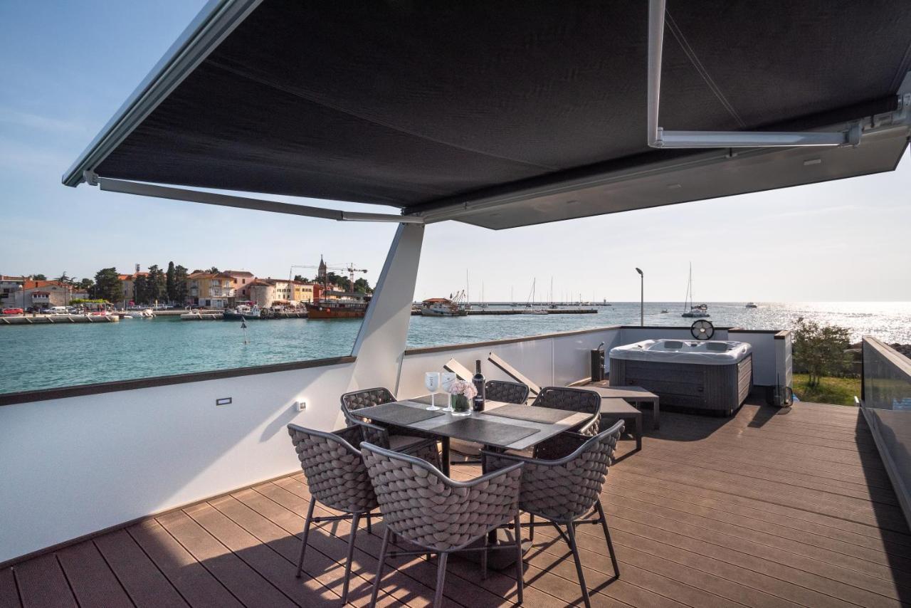 The Sea Lodges Novigrad - Bootshaus Floating Sea House Esterno foto